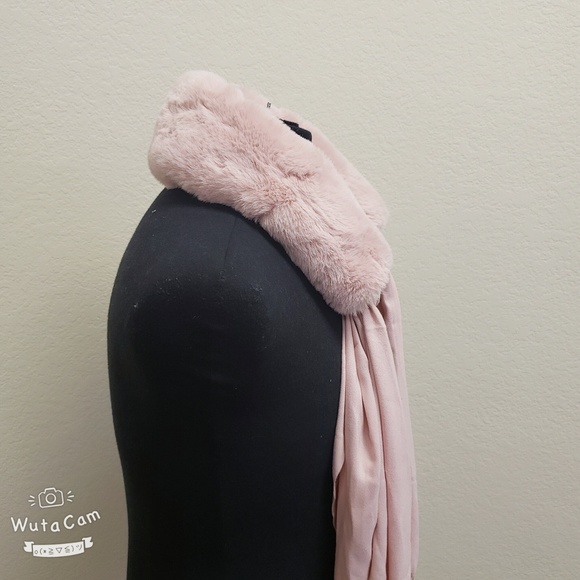 SCARF - Picture 2 of 3